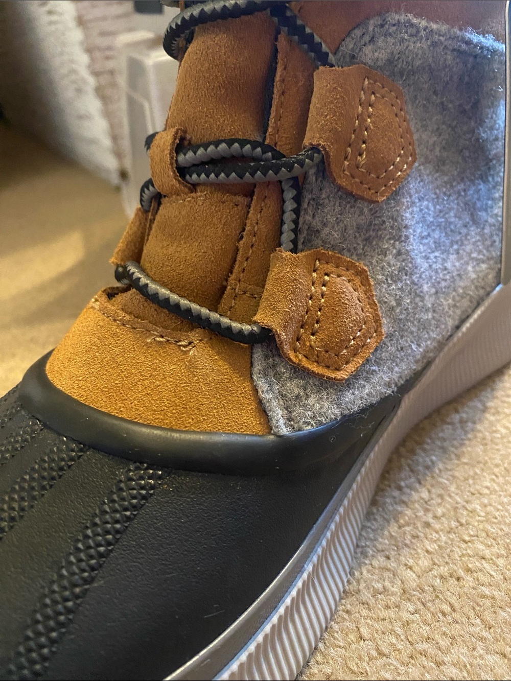 SOREL Out N About Waterproof Duck Boots Tan Gray Black Women’s Size 11 NWT - Picture 3 of 9
